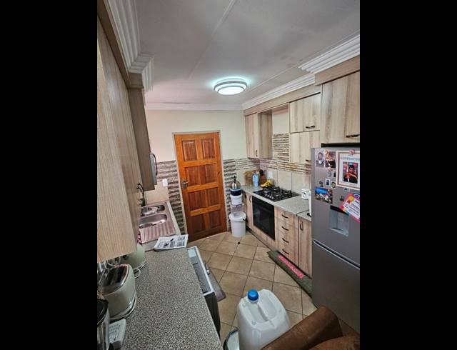 3 BEDROOM TOWNHOUSE FOR SALE IN ANDEON